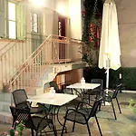 Nissia Kamares Lejlighedshotel